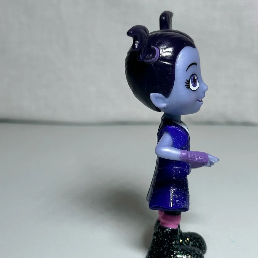 2017 Collectible Disney‎ Junior Vampirina 3 1/2
